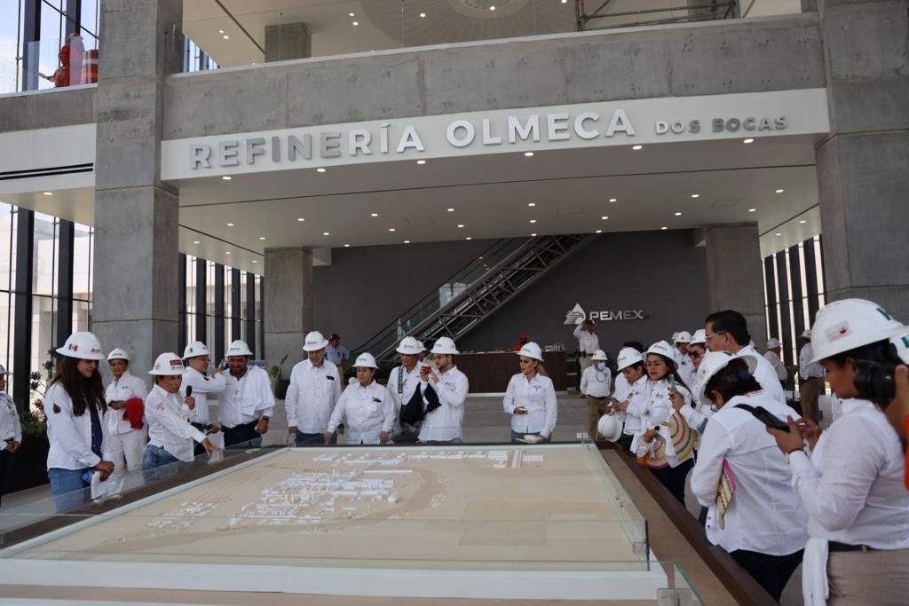 Claudia Sheinbaum y otros gobernadores de la 4T visitan refineria Dos Bocas