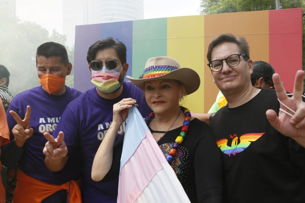 los politicos que asistieron a la marcha LGBT