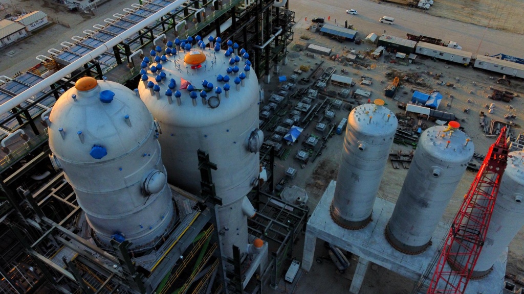 AMLO inaugura la primera fase de la refineria Dos Bocas