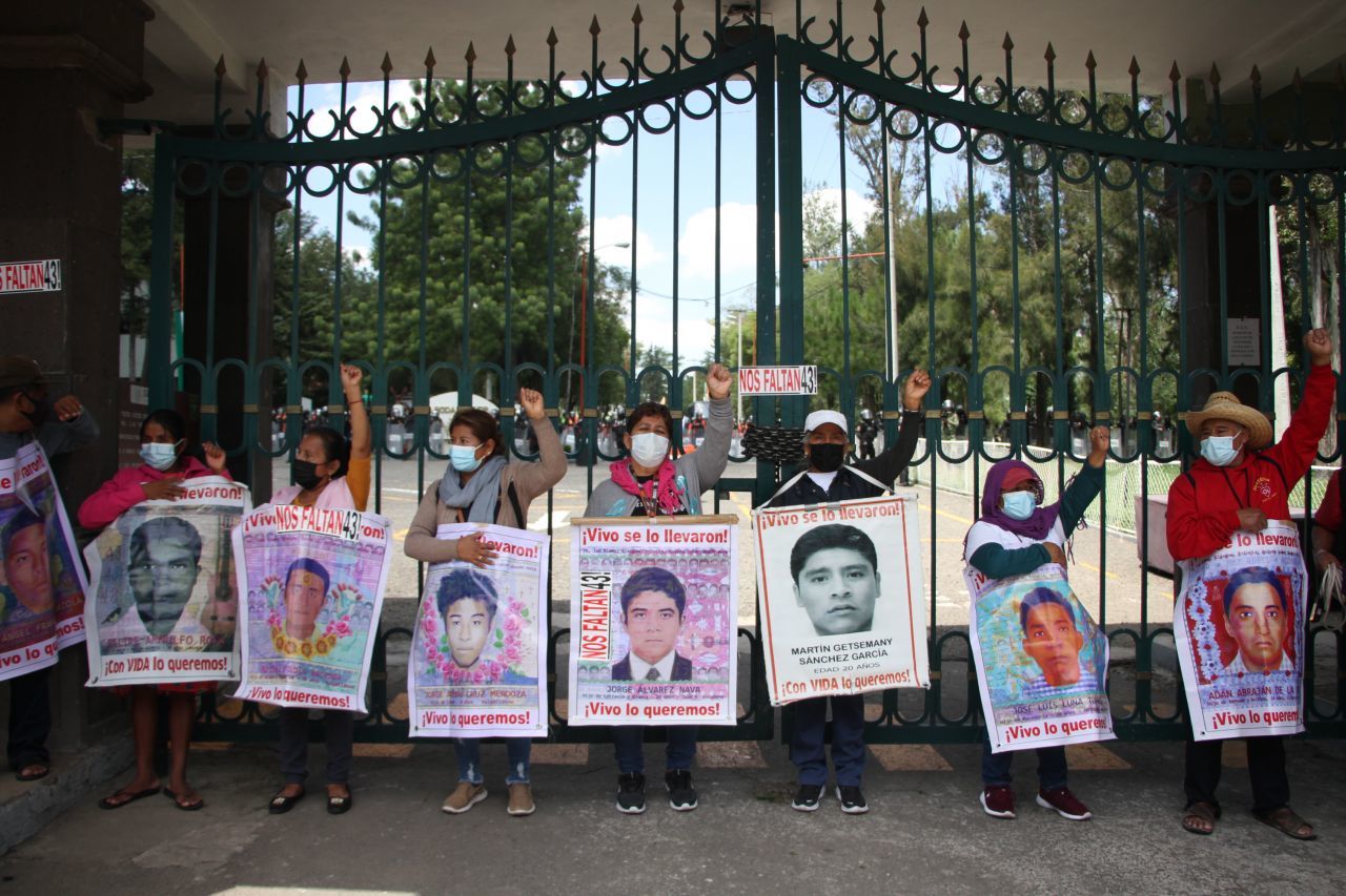 manifestacion-pacifica-caso-ayotzinapa
