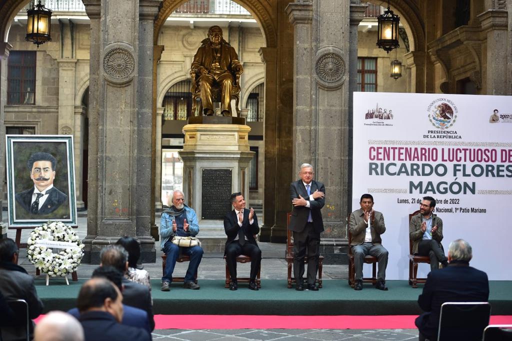 AMLO aniversario Flores Magón