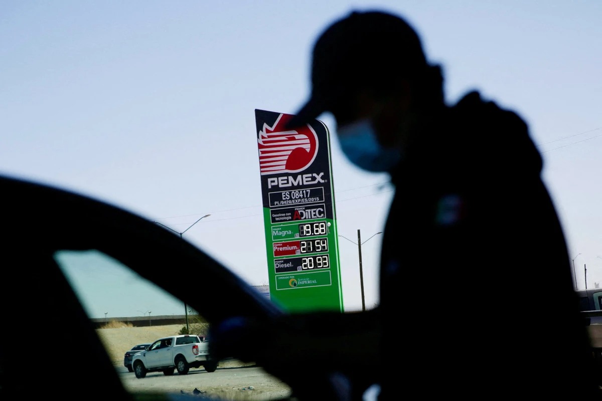 Pemex aumenta producción de gasolinas 