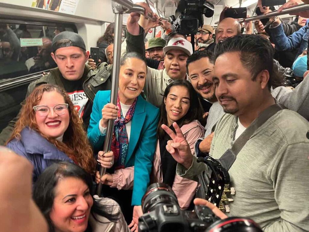 Sheinbaum trabaja en el Metro