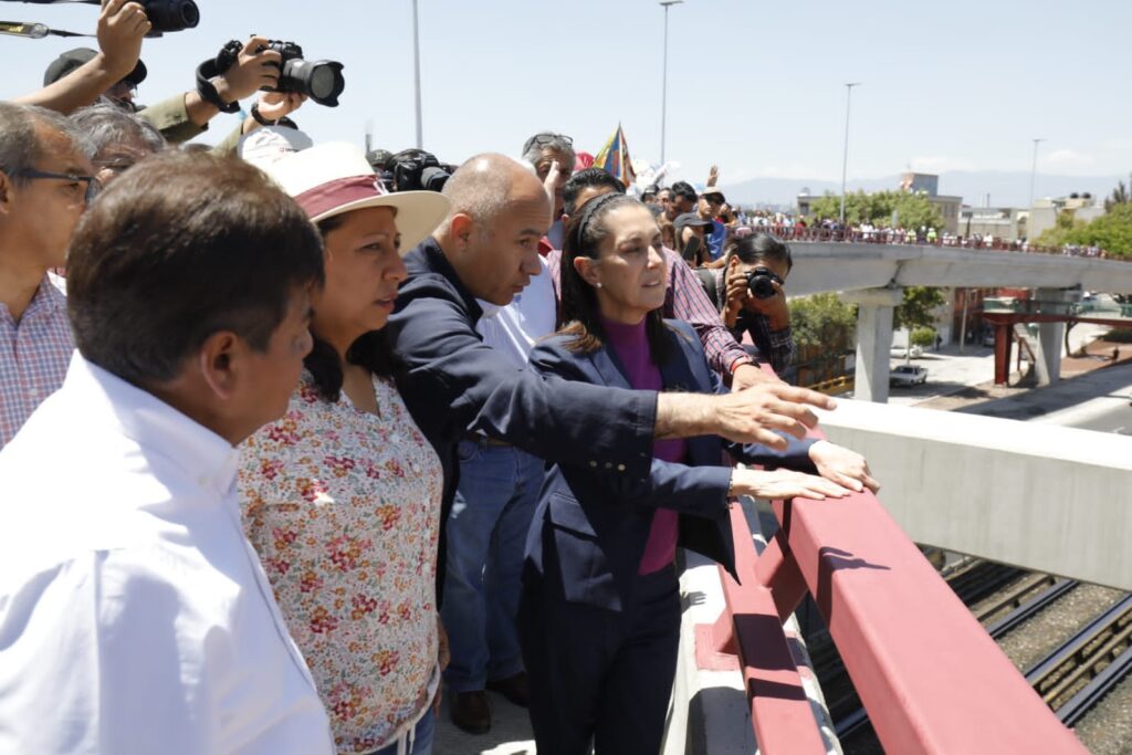 Sheinbaum inaugura puente Circuito Interior-Gran Canal