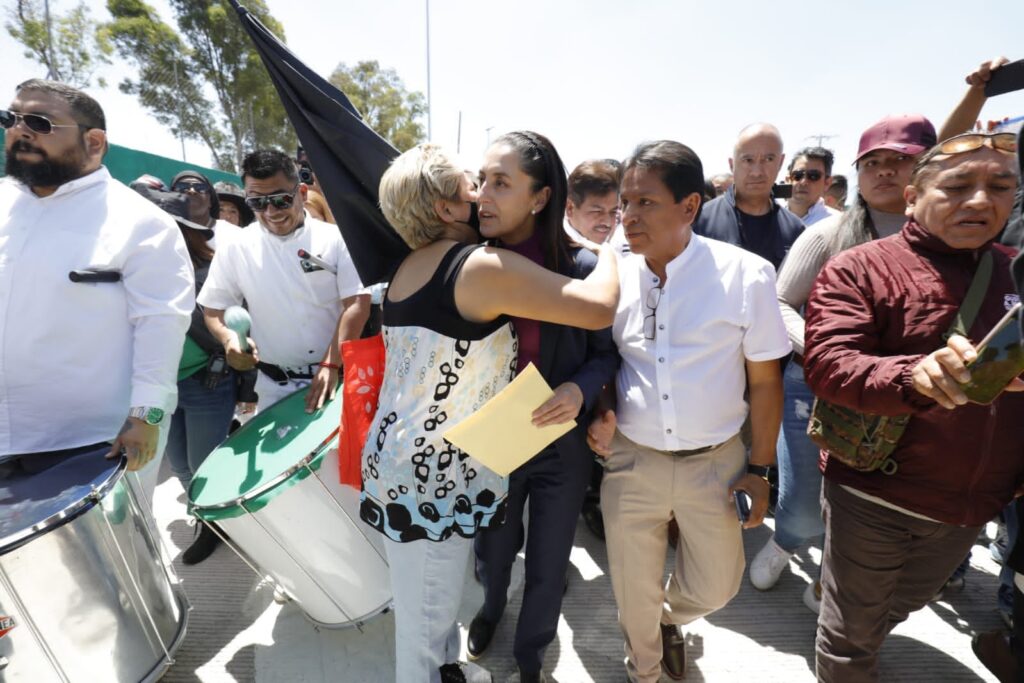 Sheinbaum recibe muestras de cariño