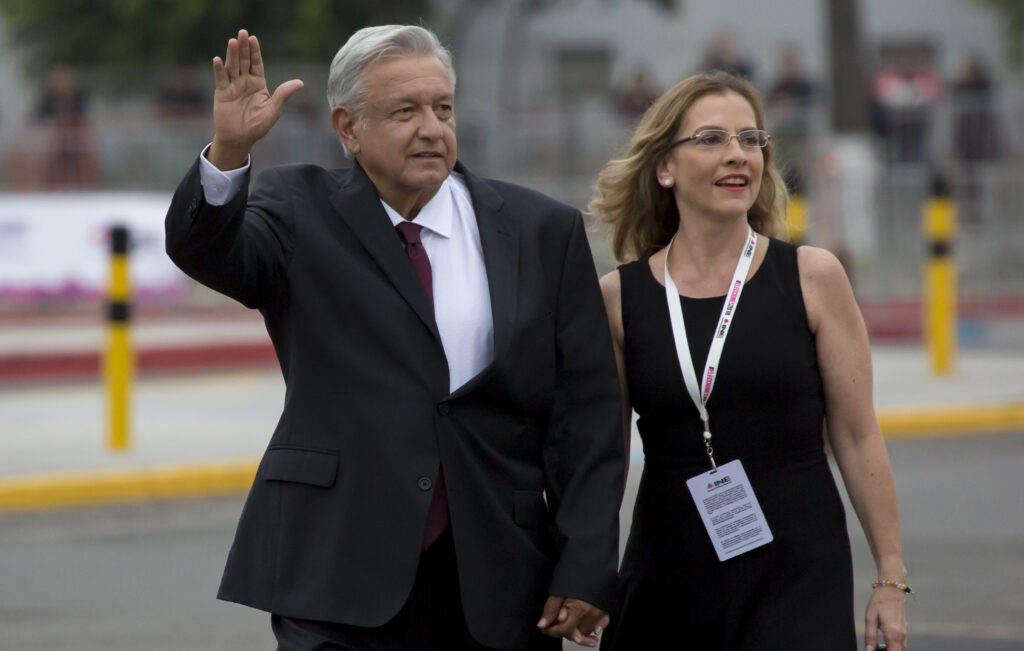 Beatriz Gutiérrez Müller y AMLO