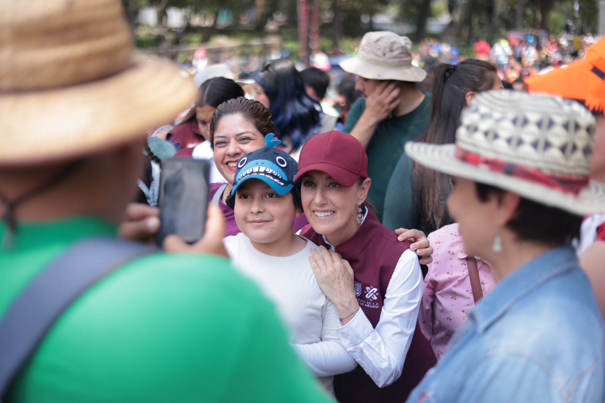 Sheinbaum recibe apoyo de mujeres a favor de la 4T