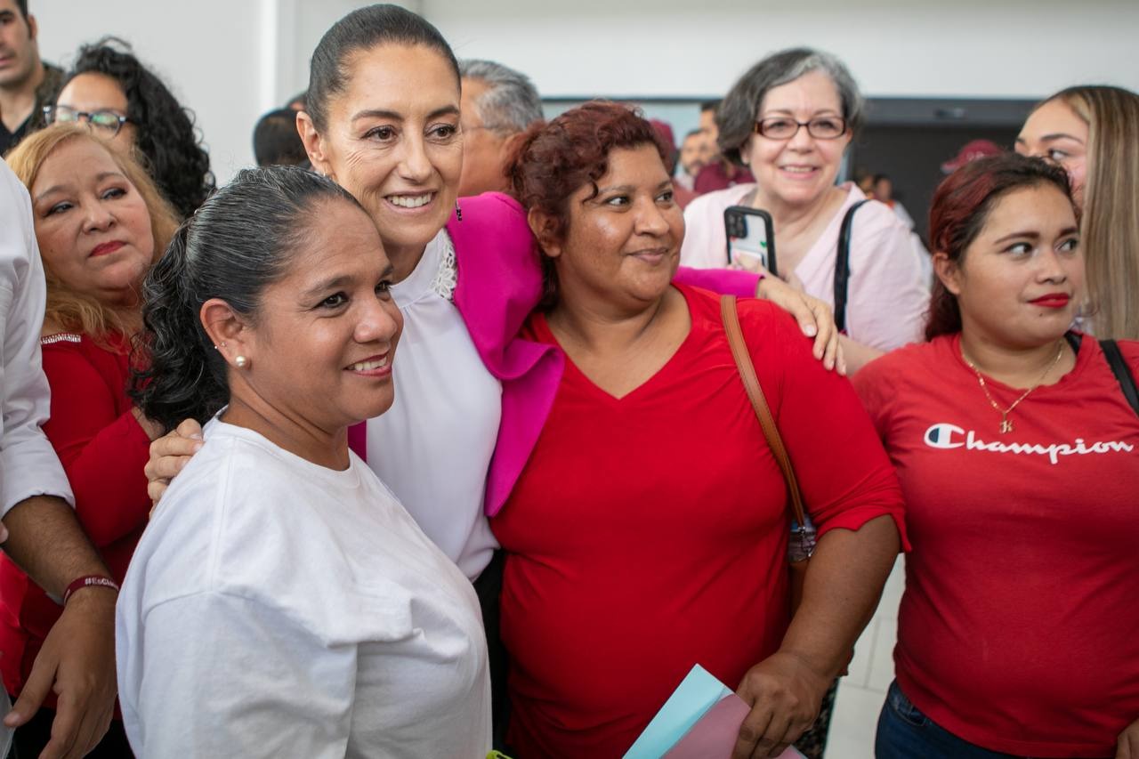 Sheinbaum con mujeres de Reynosa