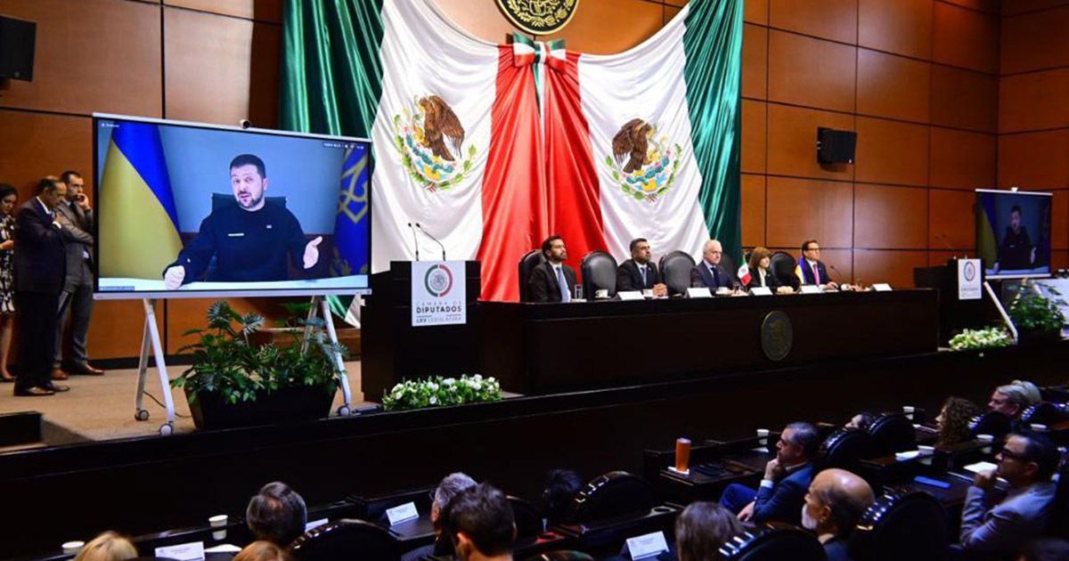 Volodímir Zelenski pide a México trabajar por la paz 
