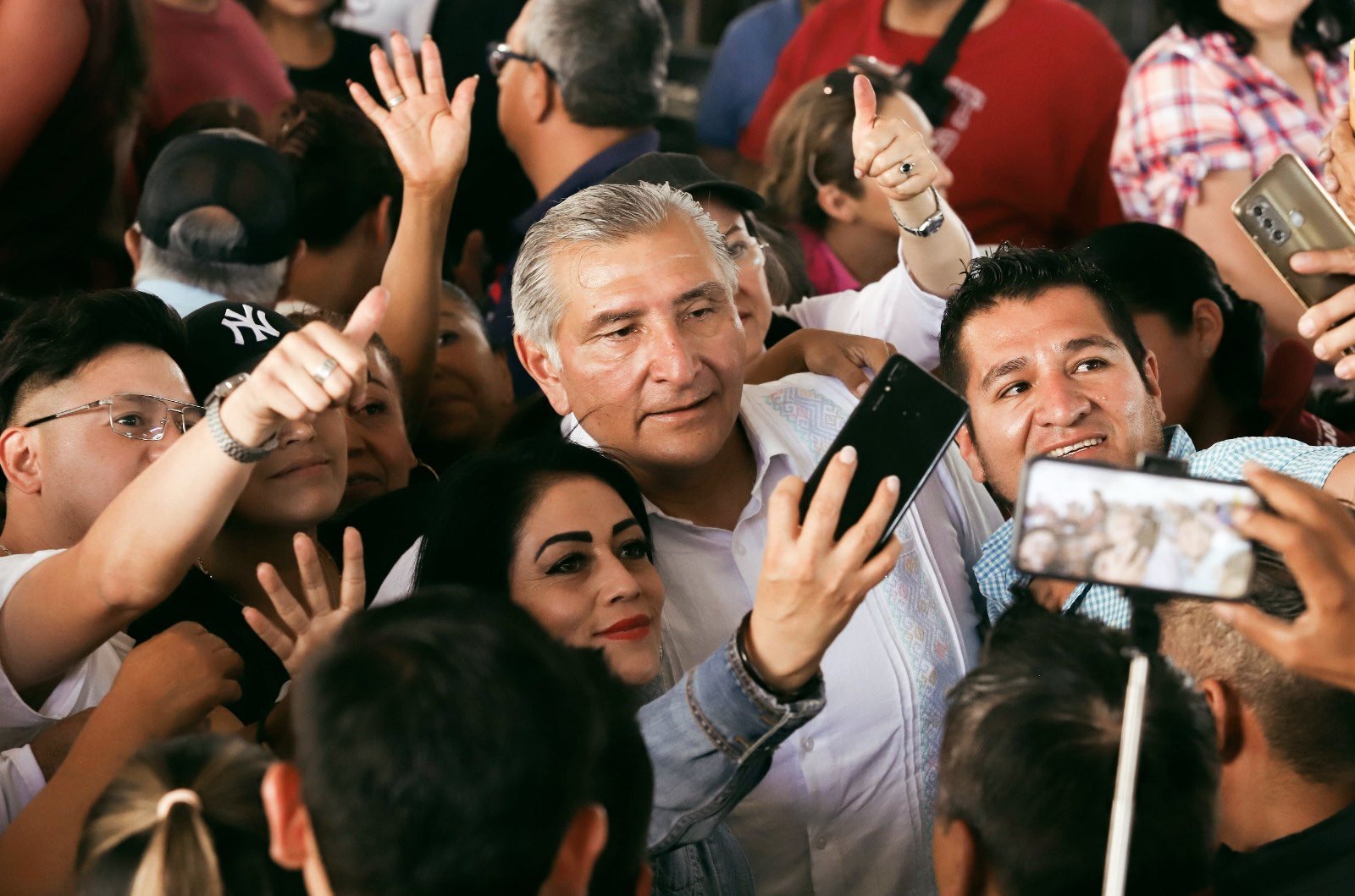 reciben a Adán Augusto en Querétaro