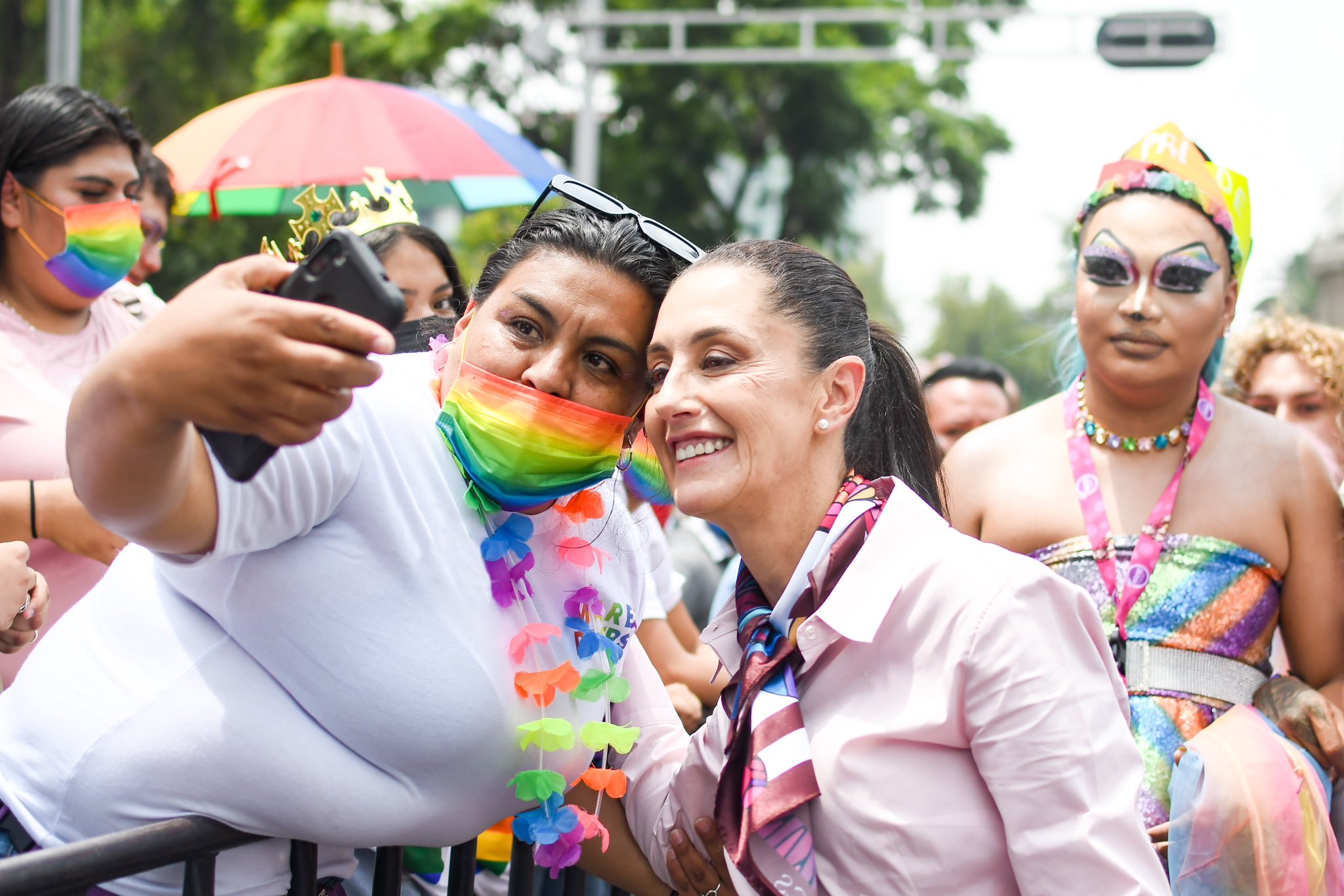 Sheinbaum celebra triunfo de Delfina Gómez 