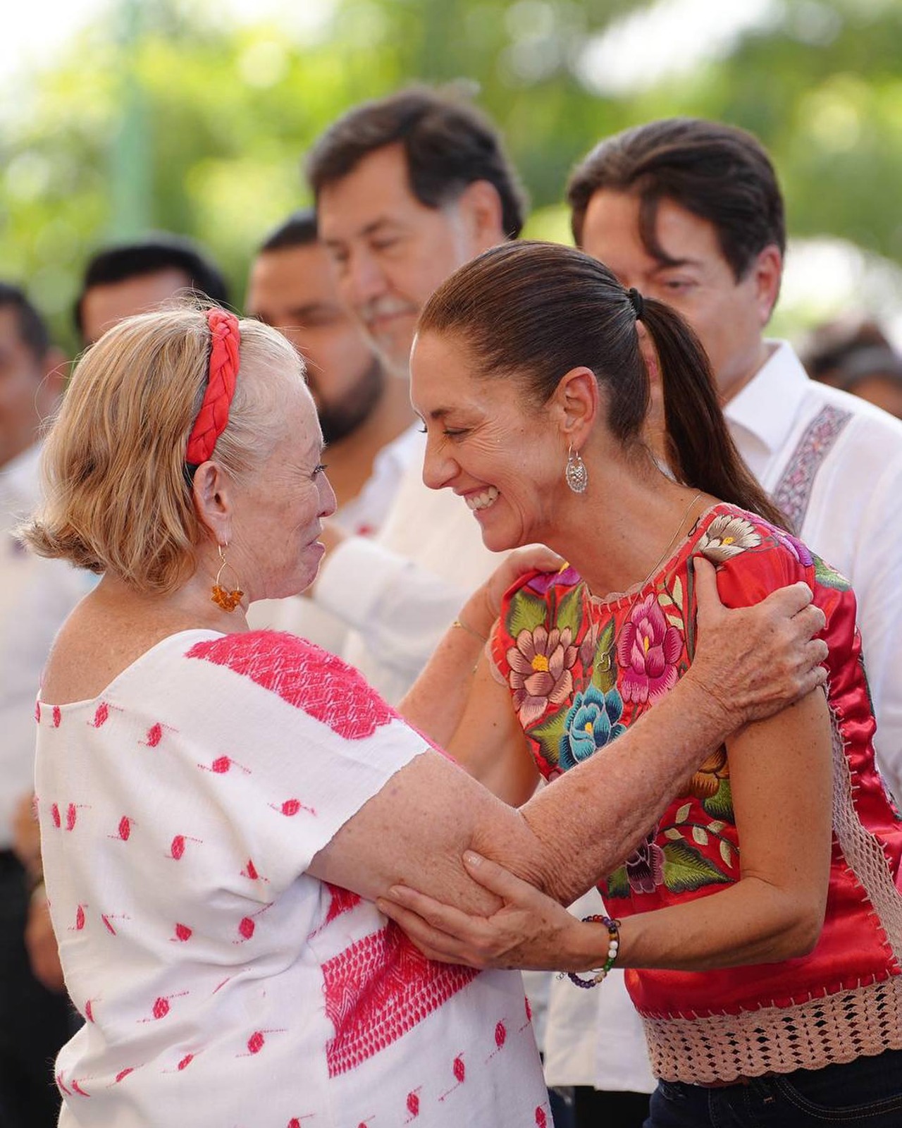 Sheinbaum reitera compromiso con las mujeres mexicanas