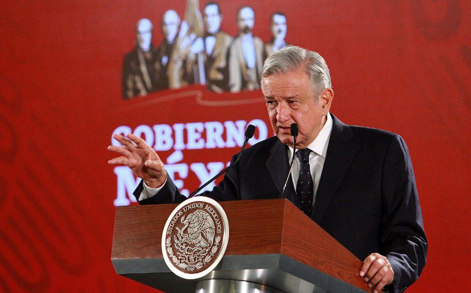 AMLO acusa al poder judicial de tener guardados 15 millones de pesos