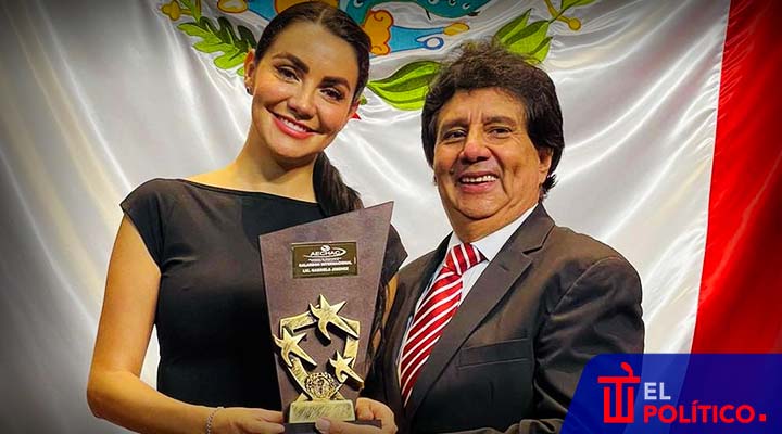 Gaby Jiménez recibe reconocimiento de Aechac