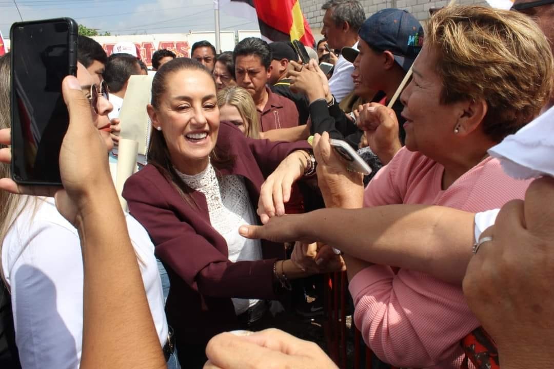 Claudia Sheinbaum reconoce trabajo de AMLO