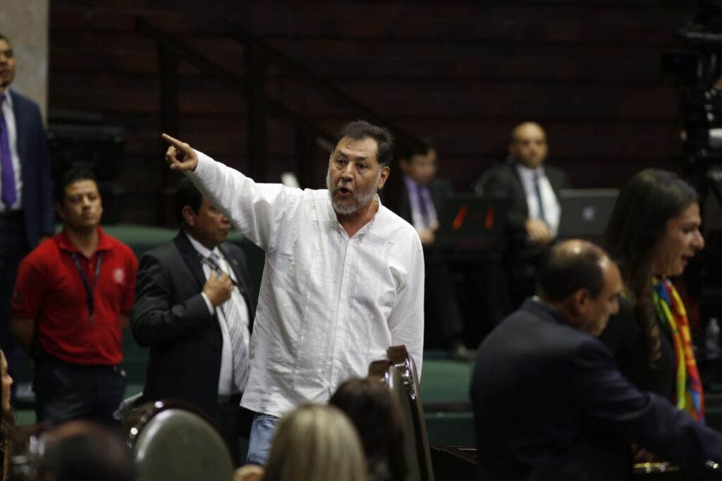 Fernández Noroña en tribuna