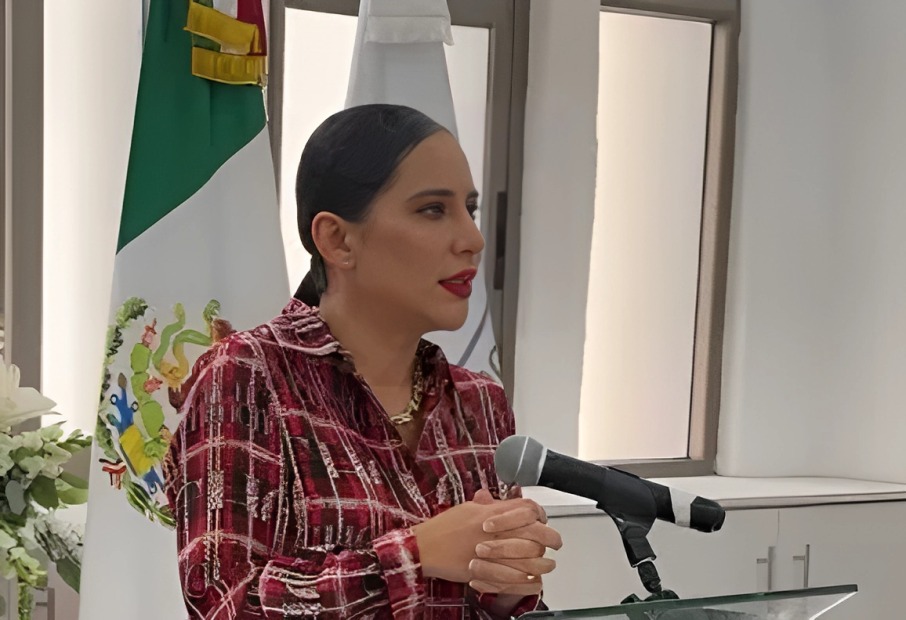 Sandra Cuevas se lanza contra el Frente Amplio