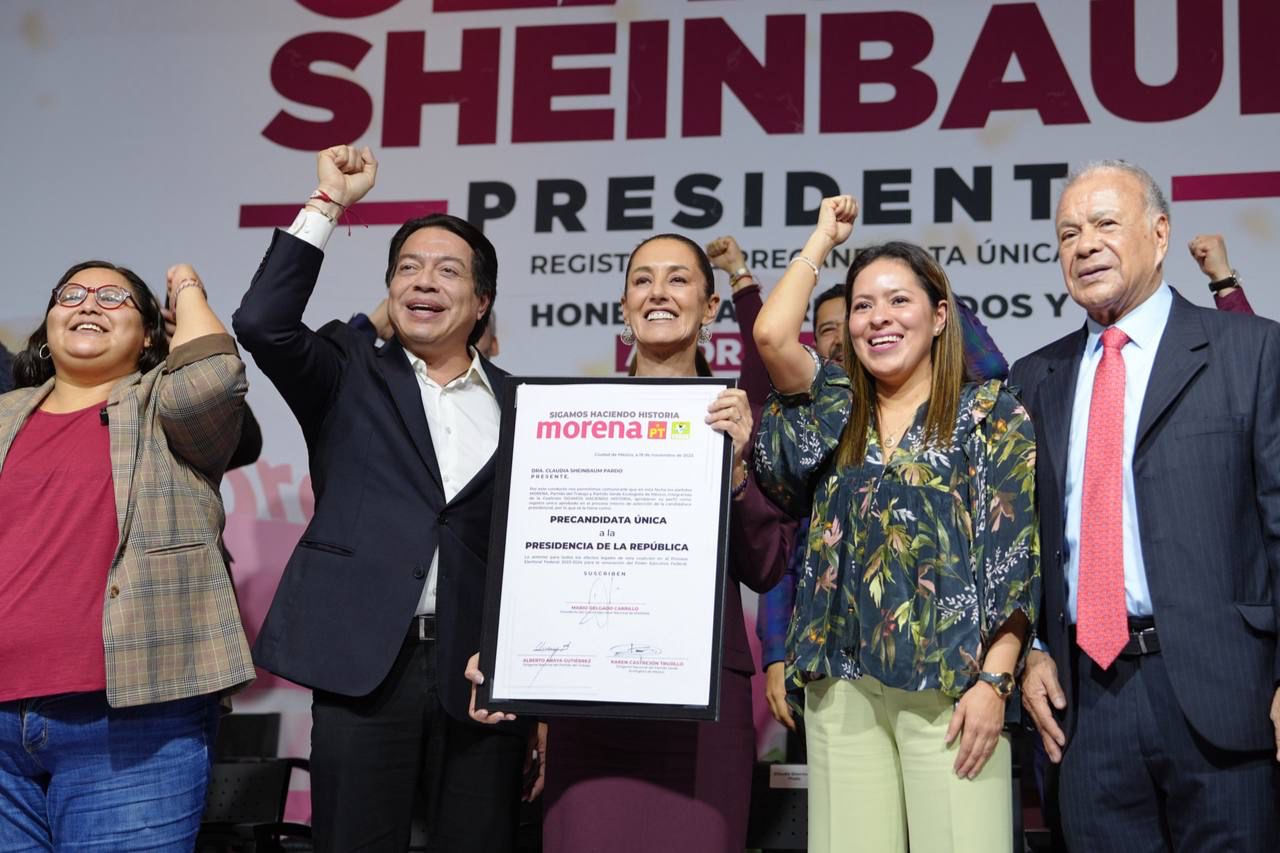 Sheinbaum recibe constancia única como precandidata presidencial