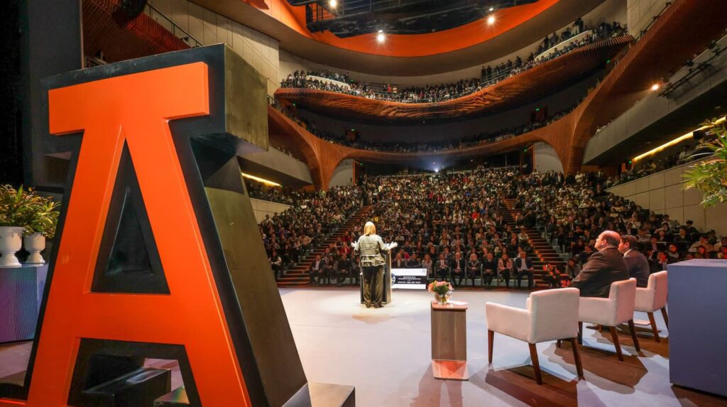 Xóchitl Gálvez en la Anáhuac.