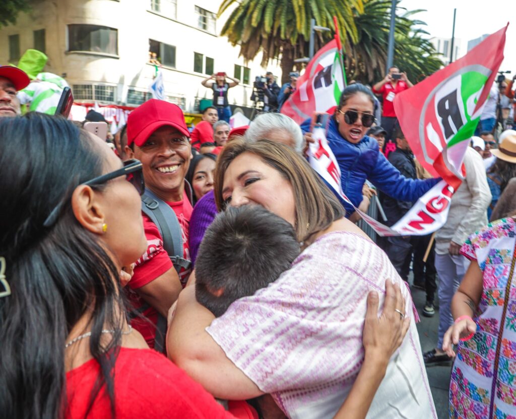 Xóchitl Gálvez y acarreados