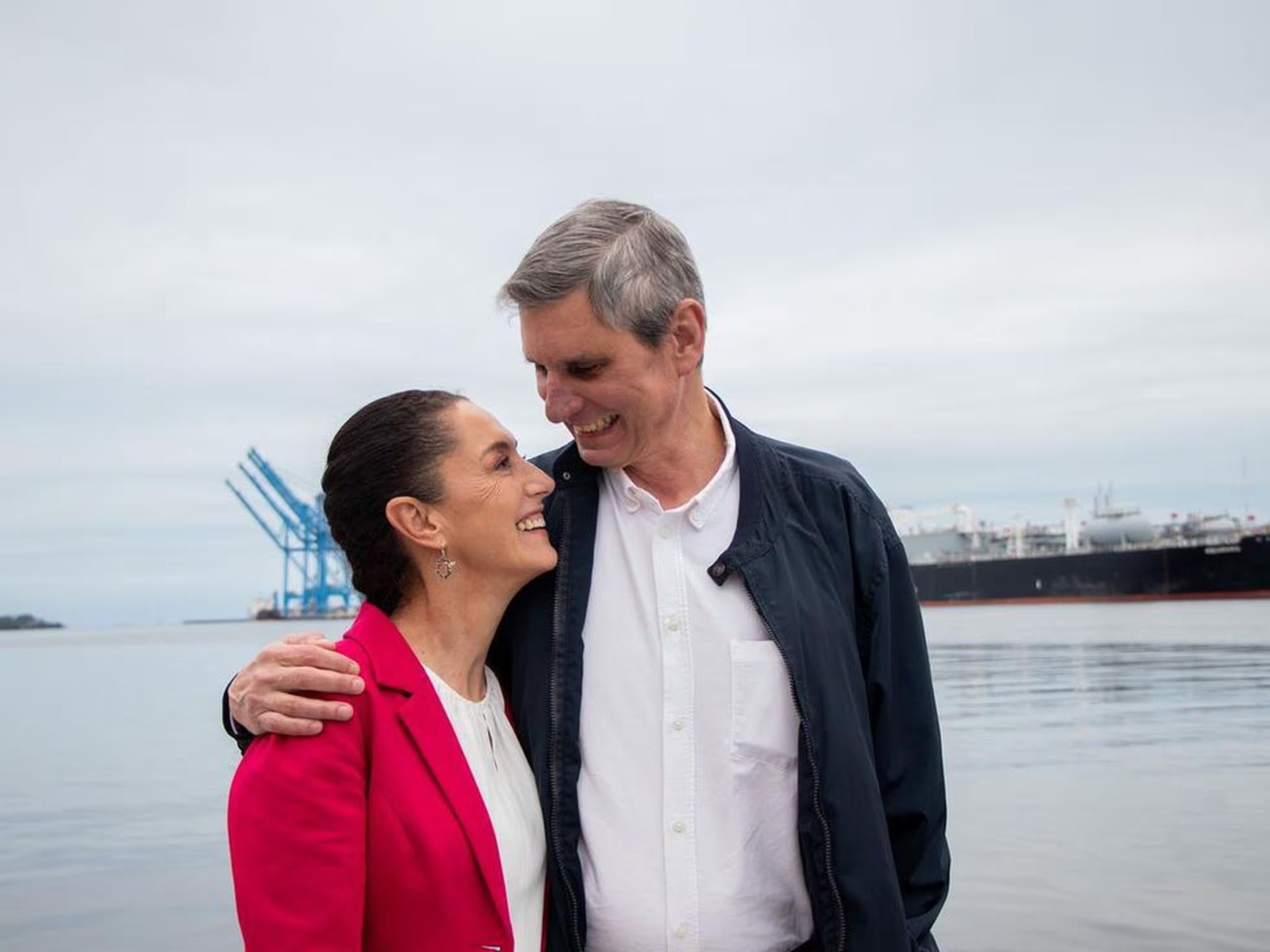 Claudia Sheinbaum se casa con Jesús María 