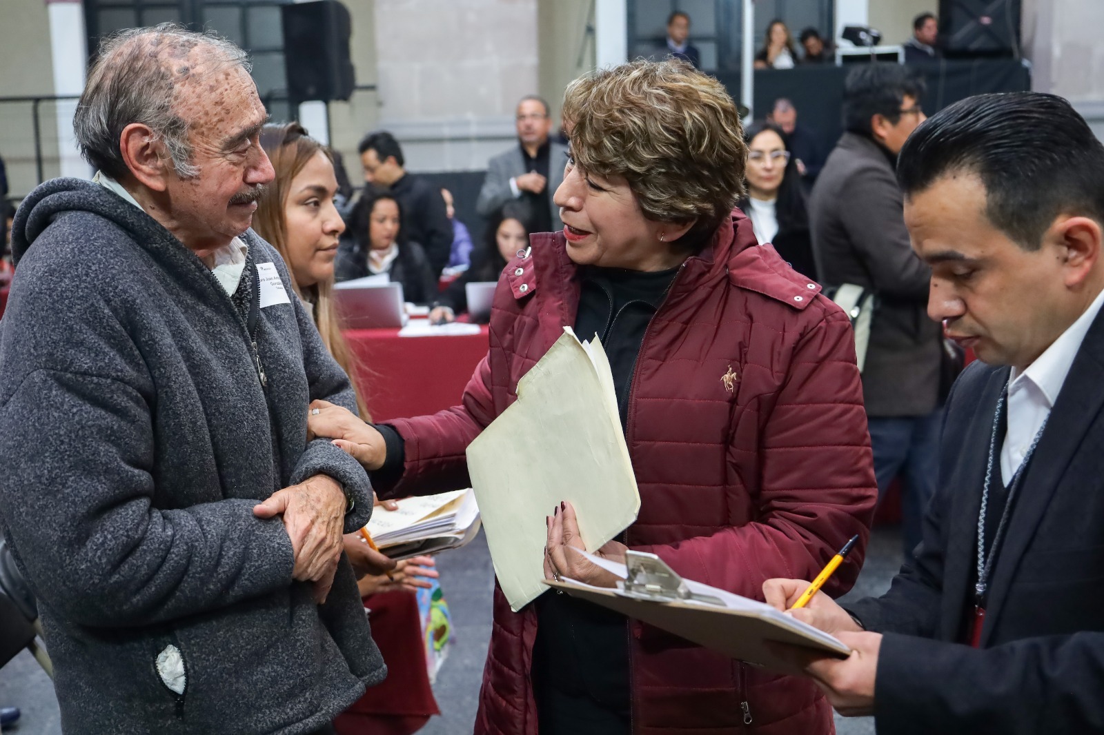 Gobernadora habilita medios para solicitar audiencia