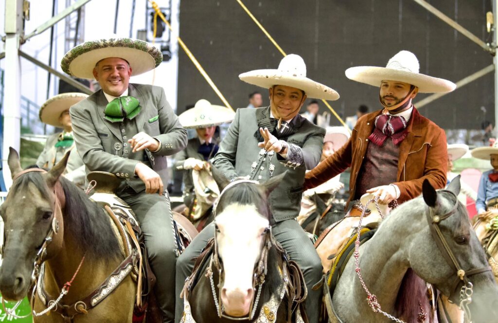 Ricardo Gallardo vestido de charro