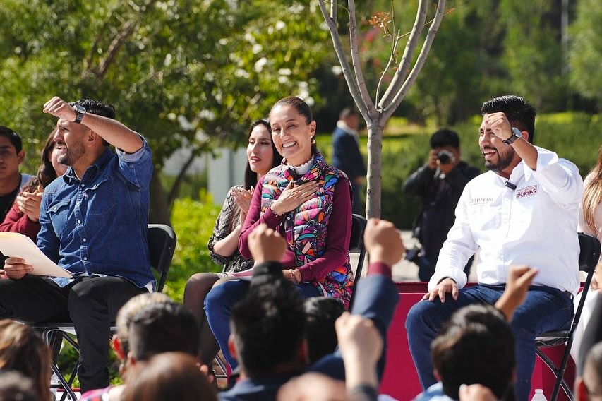 Sheinbaum presenta veintena de jóvenes como enlace con la juventud 