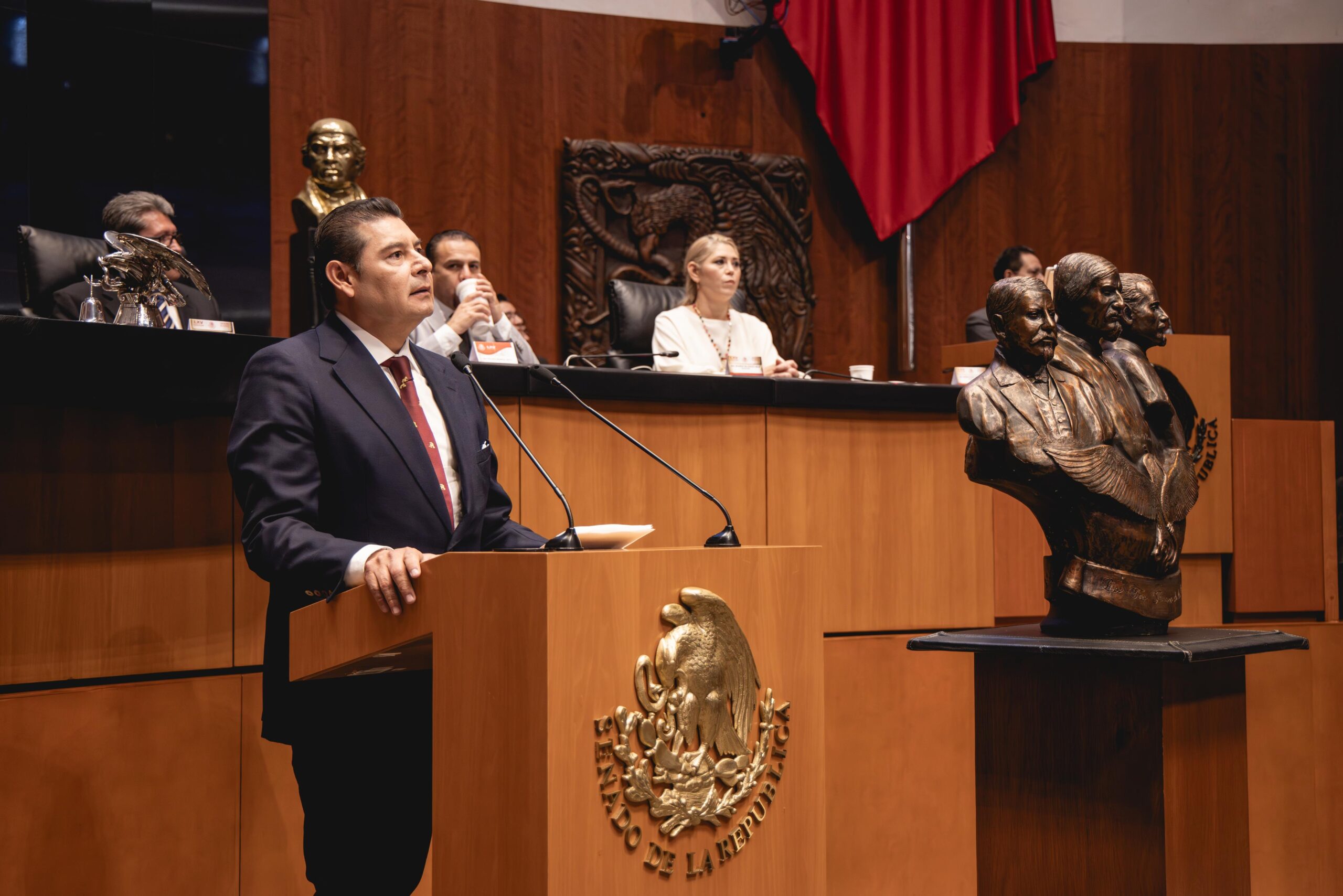 Armenta en el Senado