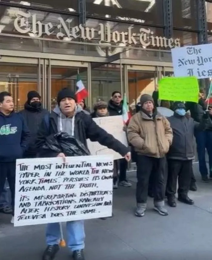 Migrantes mexicanos protestan fuera del NYT