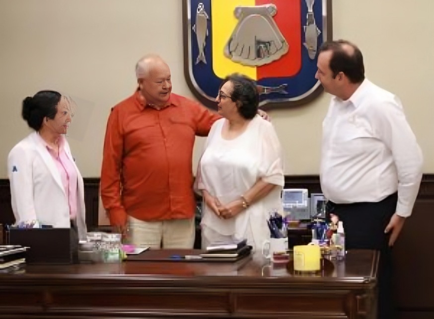 gobernador de BCS recibe proyecto de Javier de Lope