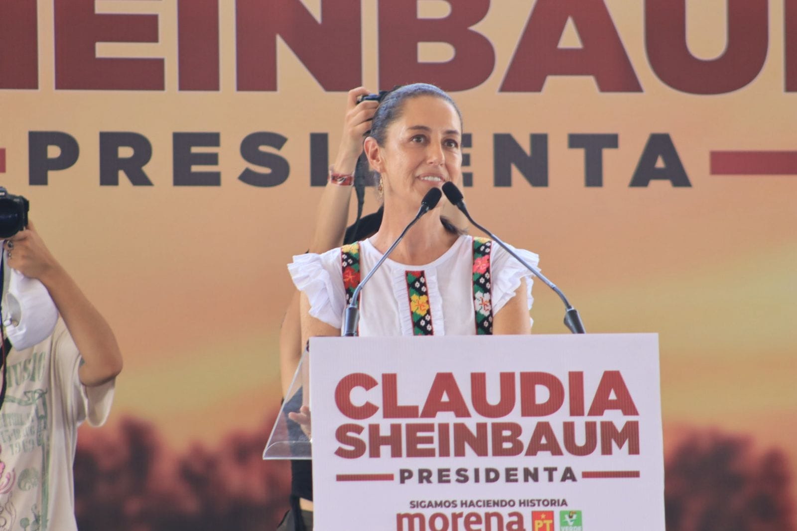 Sheinbaum se compromete a no traicionar al movimiento