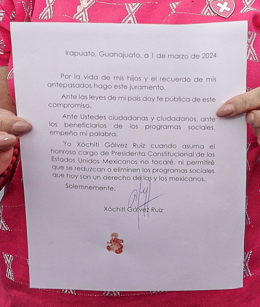 Xóchitl Gálvez firma pacto de sangre 