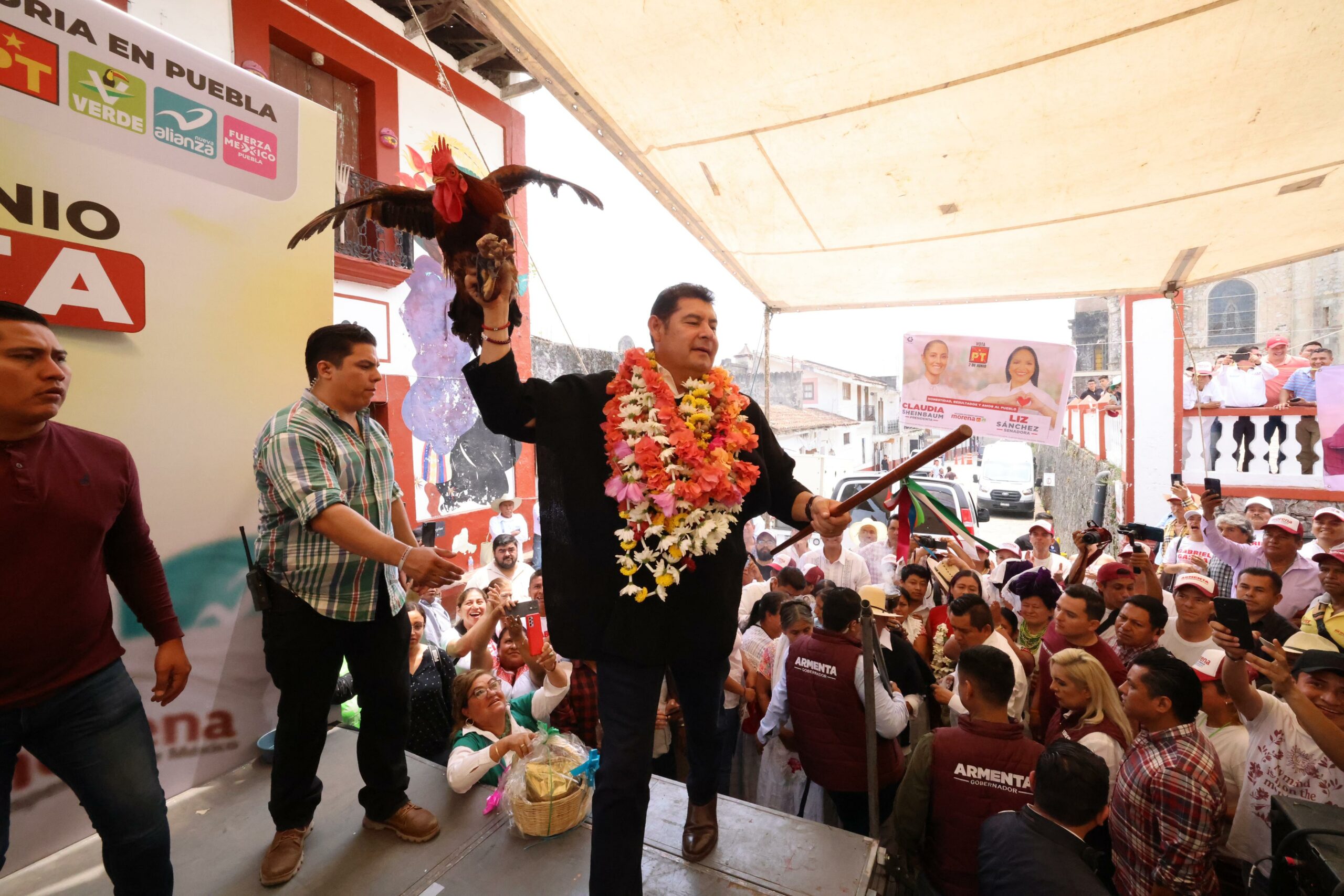 Alejandro Armenta propone más carreteras