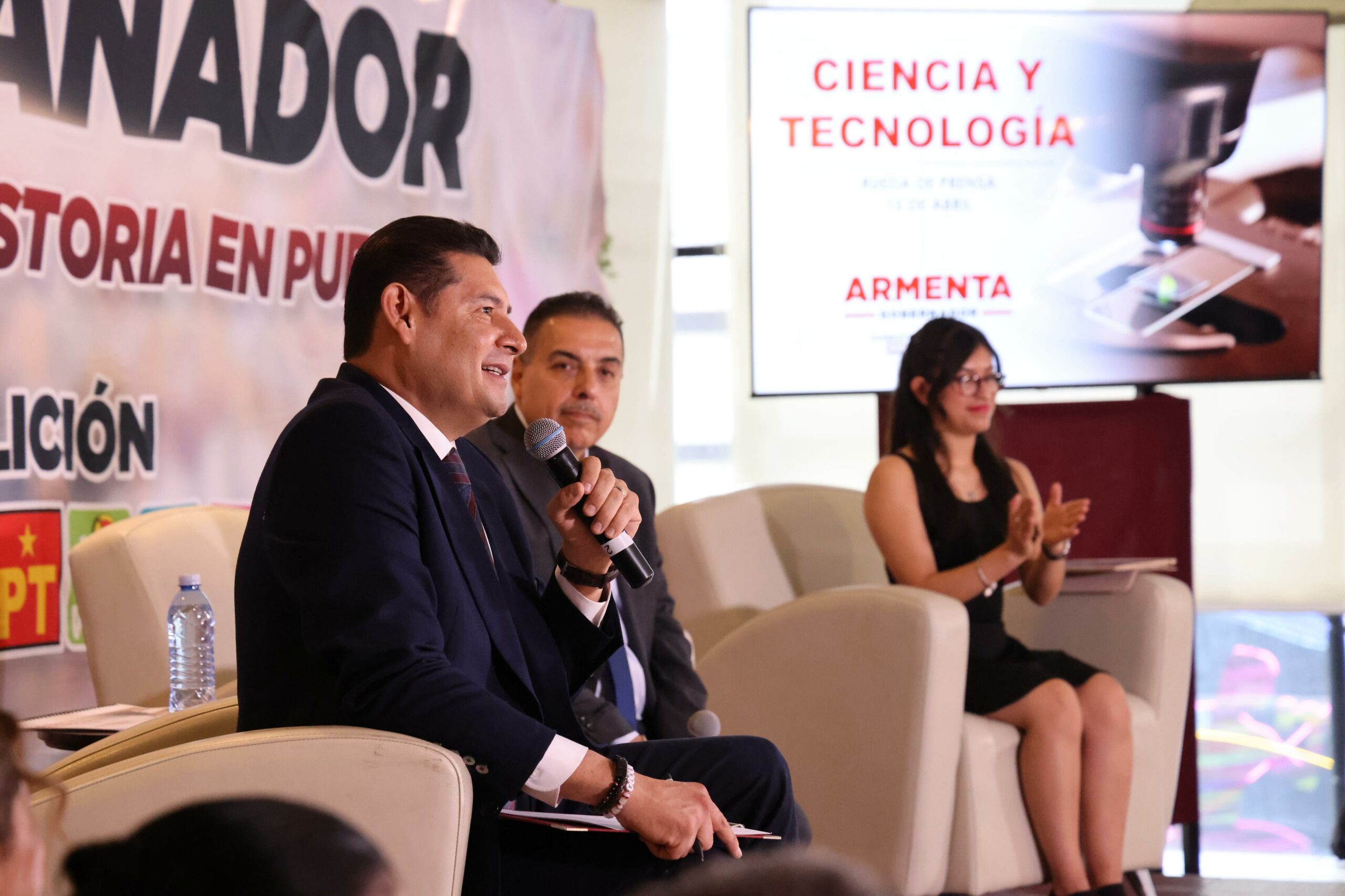 Armenta participa conversatorio con José Hernández Moreno