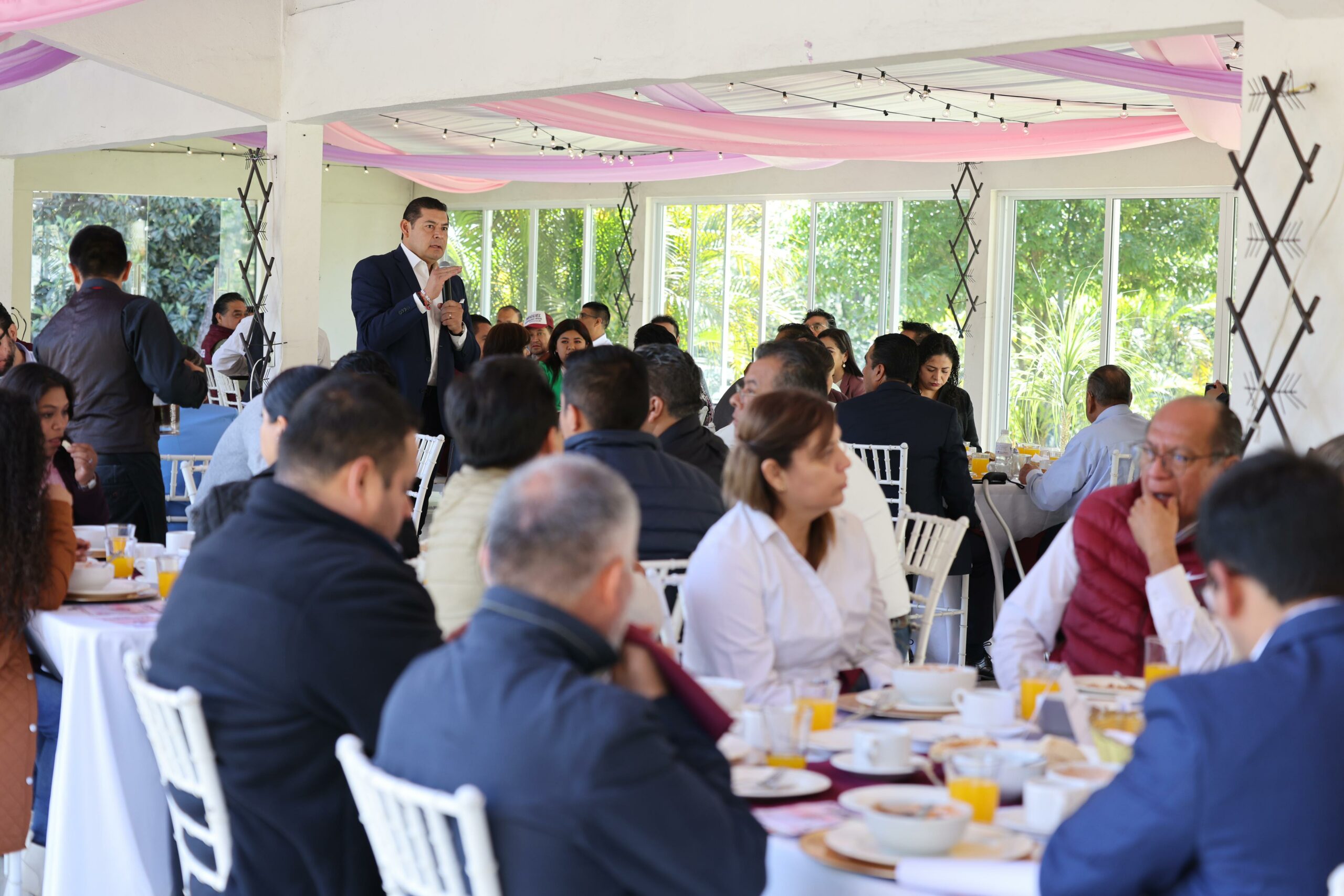 Armenta promete apoyo total a universidades en Puebla