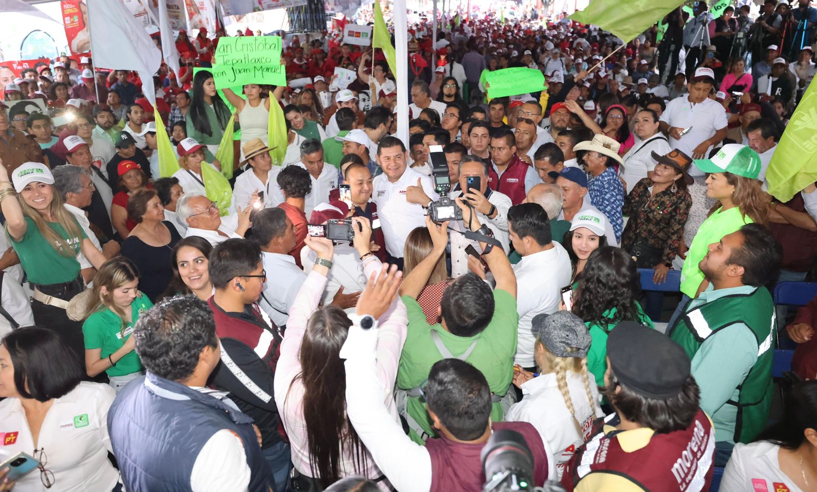 Alejandro Armenta visita San Martín Texmelucan