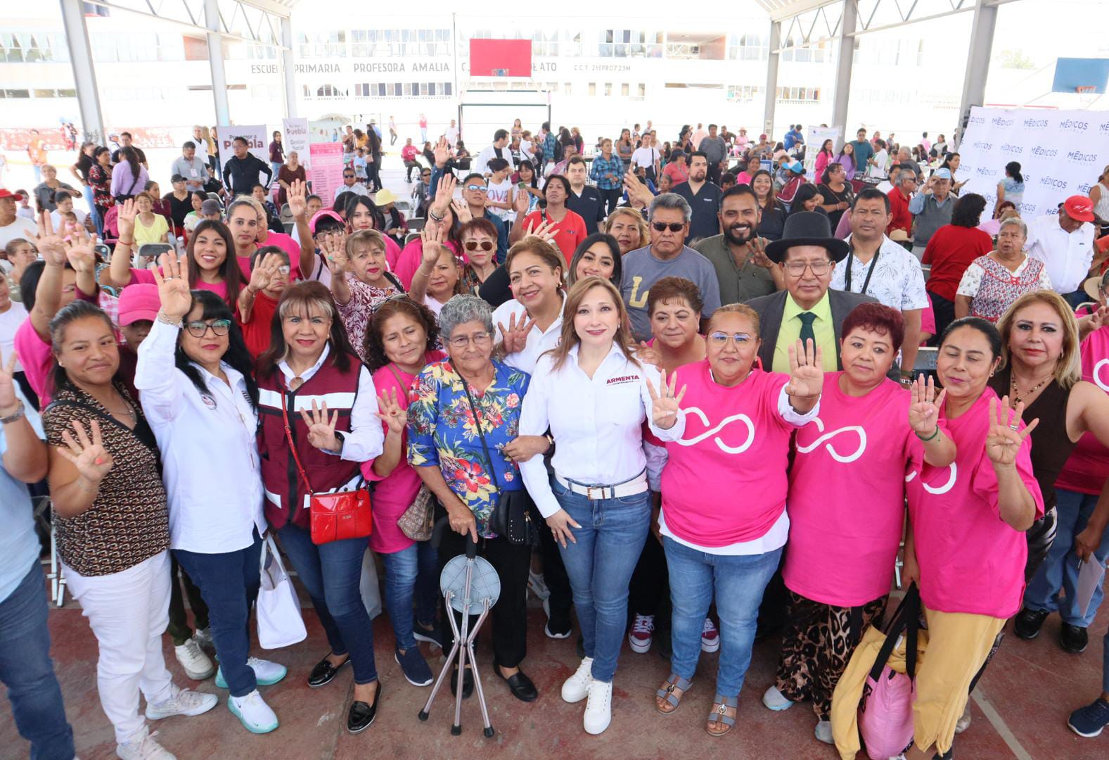 Ceci Flores y Armenta reconocen la importancia de valores familiares 