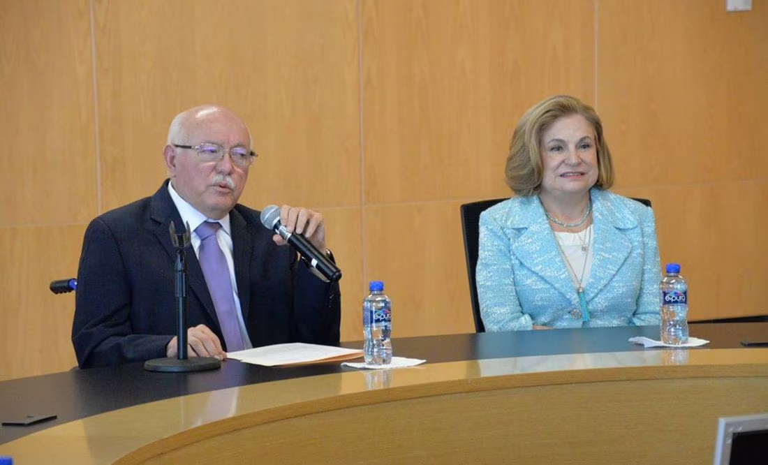 Davis Colmenares designa a Arely Gómez como auditora