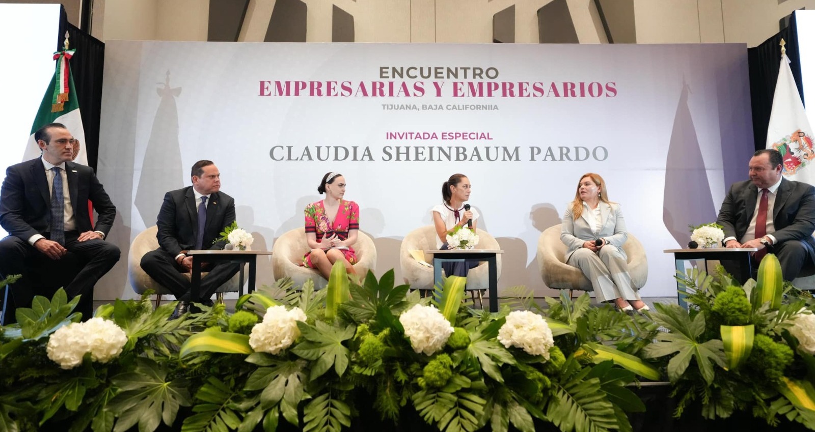 Claudia Sheinbaum promete construir 100 parque industriales