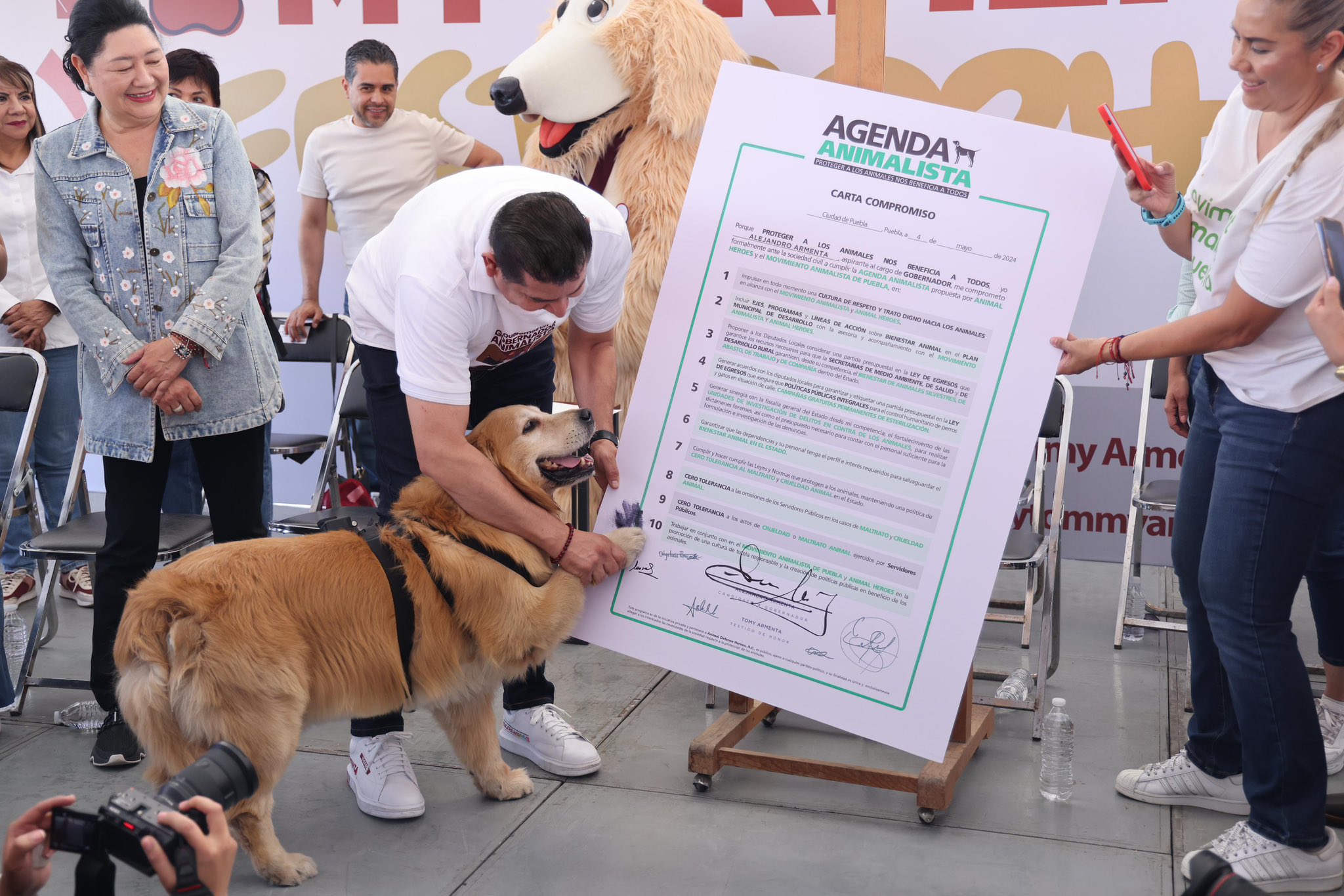 Armenta firma agenda animalista