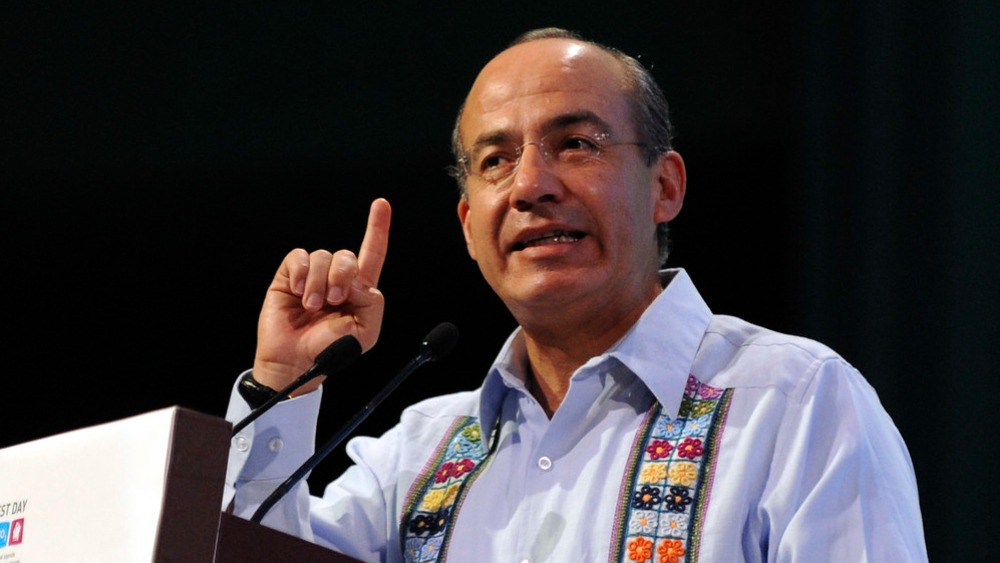 Felipe Calderón respalda a Derbez