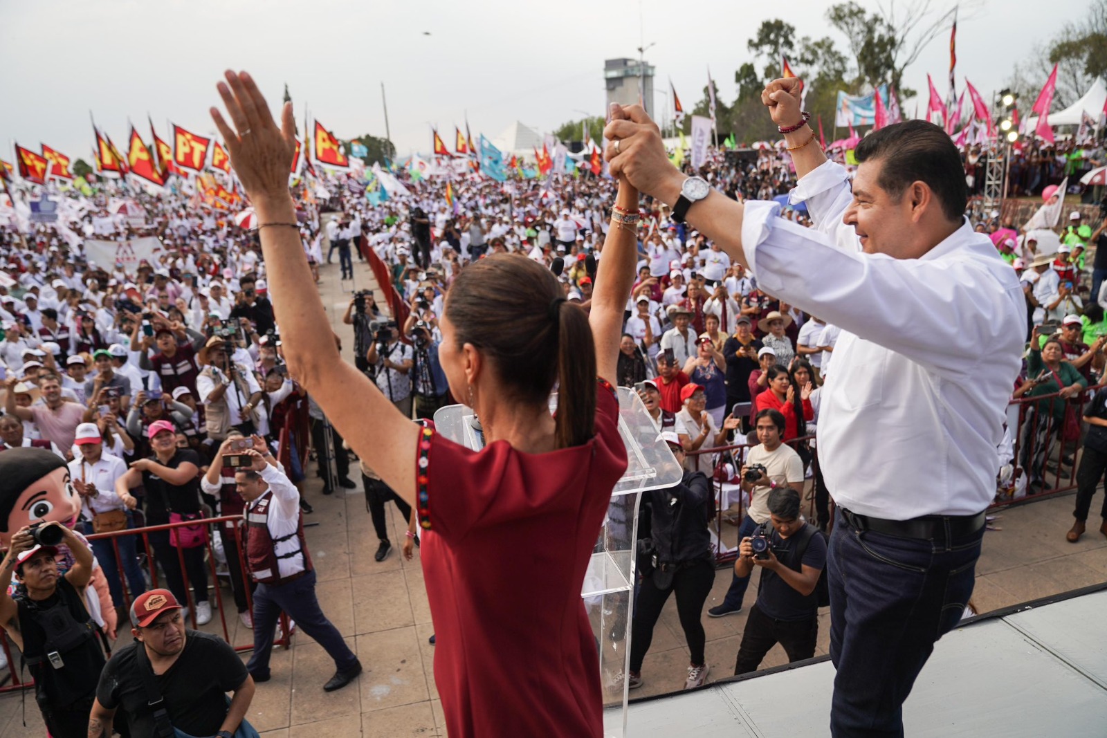 Sheinbaum cierra campaña de Armenta en Puebla