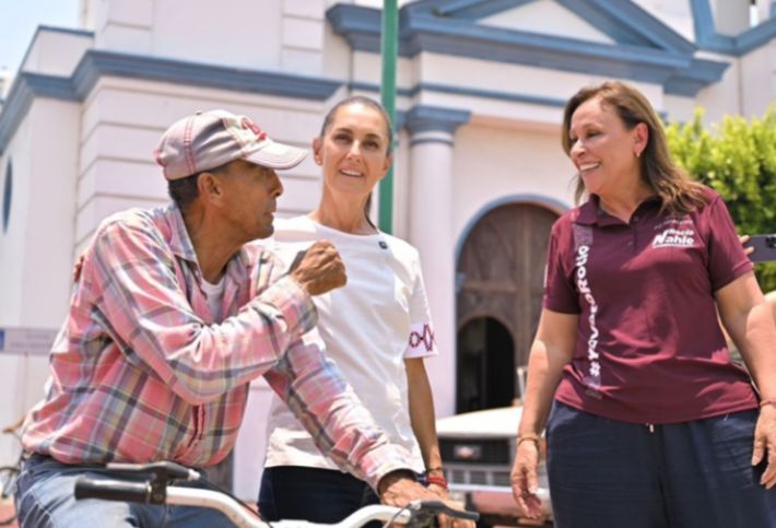 Sheinbaum con ciudadanos de Veracruz