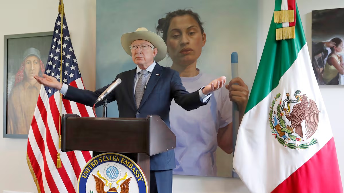 Noroña exige que Ken Salazar deje de hacele los mandados a Estados Unidos