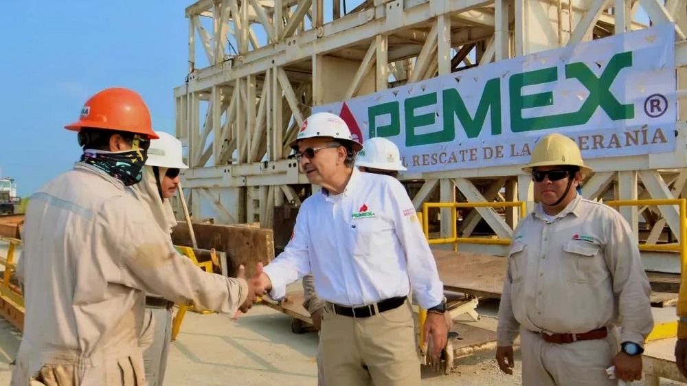 Pemex reduce deuda un 25 por ciento