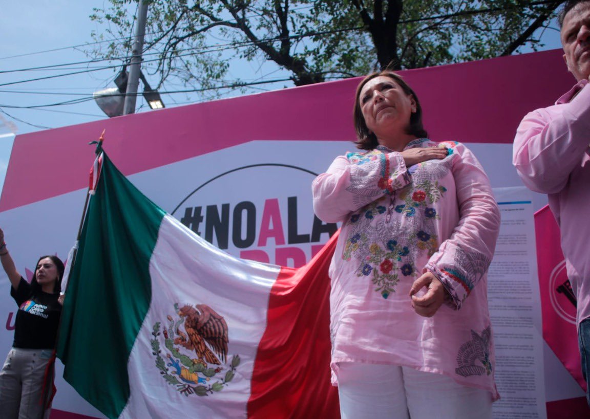 Xóchitl Gálvez en Marea Rosa