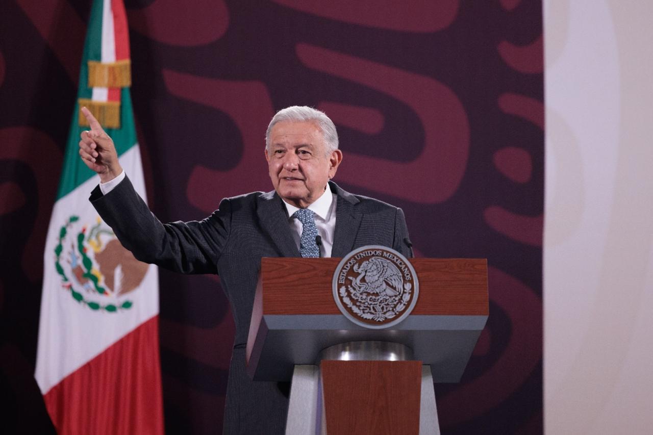 AMLO rompe récord en recaudación de impuestos