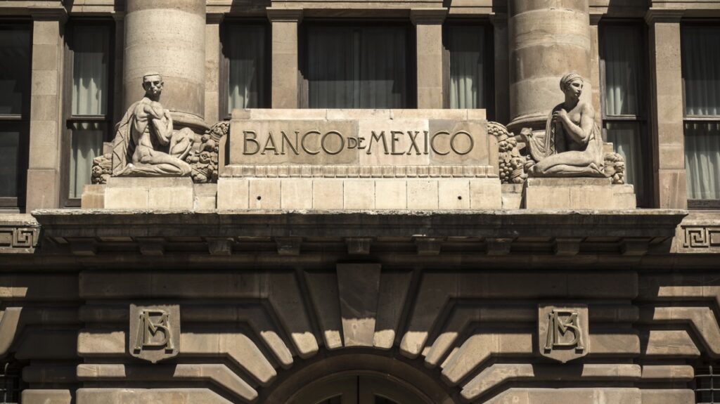 Banco de México toma decisiones de intereses de manera independiente