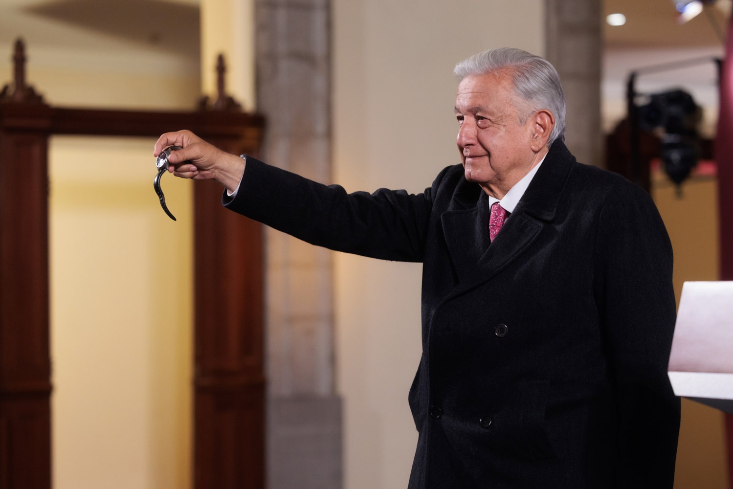 Fernández Noroña envía emotivo mensaje de despedida a AMLO